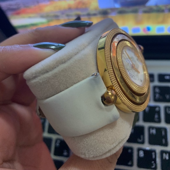 Versace Watch - Picture 5 of 5